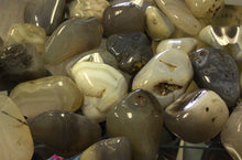 Load image into Gallery viewer, Agate Crystal