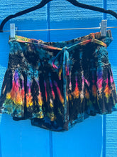 Load image into Gallery viewer, Kathmandu Draw String Tye Dye Shorts
