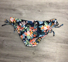 Load image into Gallery viewer, Raisins side tie tropical bikini bottom
