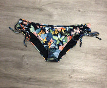 Load image into Gallery viewer, Raisins side tie tropical bikini bottom
